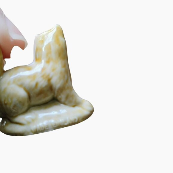 Wade Whimsies Pine Martin Figurine, England Vintage Mini Porcelain Red Squirrel - Picture 4 of 6